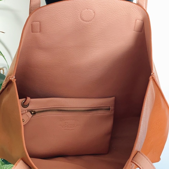 G.H. Bass & co Tan and pink interior Tote Purse - Picture 3 of 9